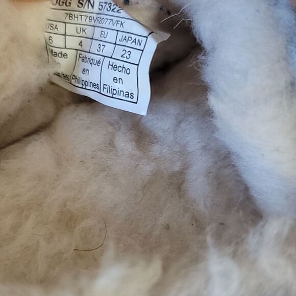 UGG Gray Slippers - Picture 8 of 9